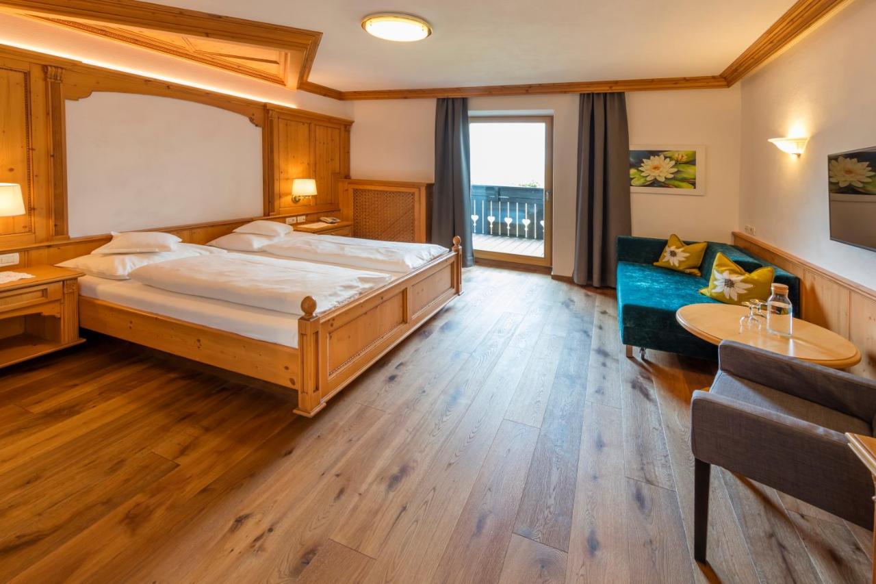 Hotel Schlosswirt Schenna Exteriör bild