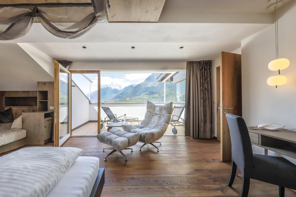 Hotel Schlosswirt Schenna Exteriör bild